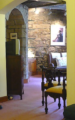 entrance to the lower bed chamber